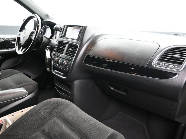 Used 2020 Dodge Grand Caravan SE FWD image 10