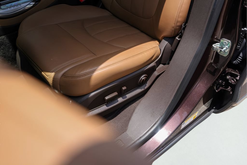Used 2015 Buick Enclave Leather FWD image 11