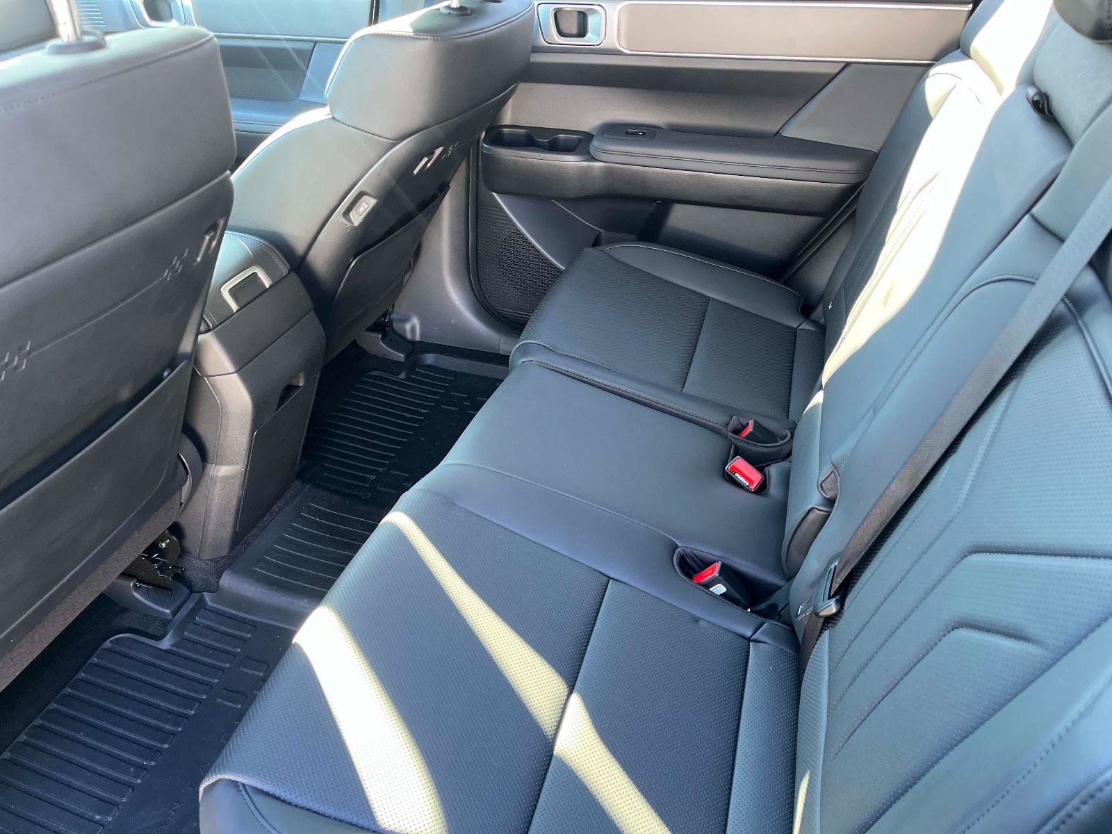 Used 2025 Hyundai Santa Fe XRT image 14