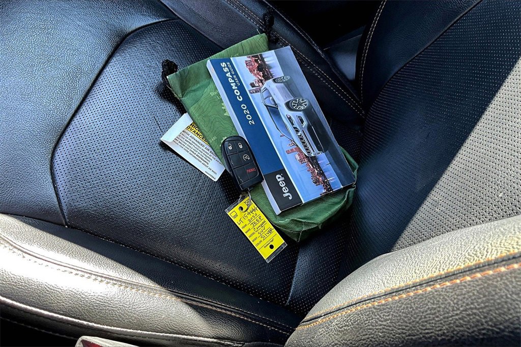 Used 2020 Jeep Compass Limited image 10