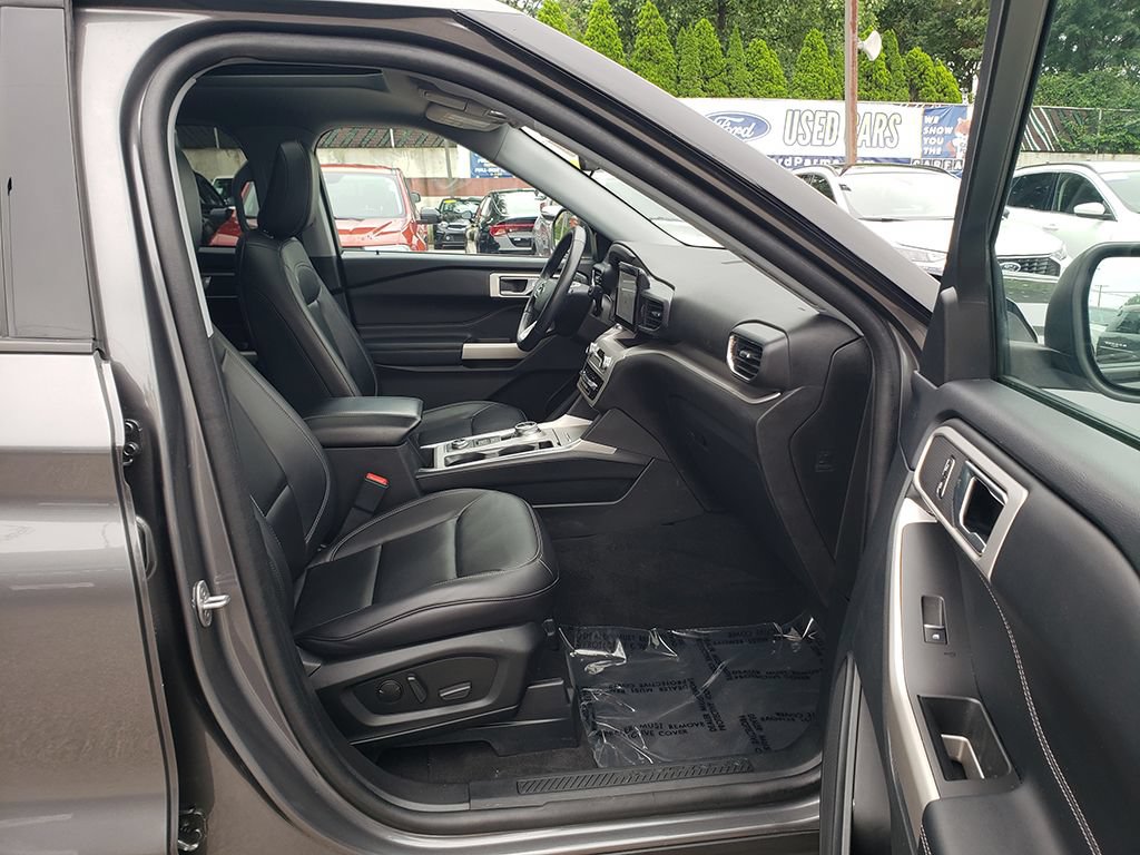 Certified 2023 Ford Explorer XLT w/ Equipment Group 202A AWD/4WD image 19