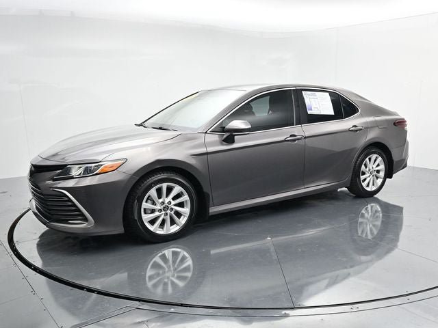 Used 2024 Toyota Camry LE w/ Cold Weather Package FWD image 4