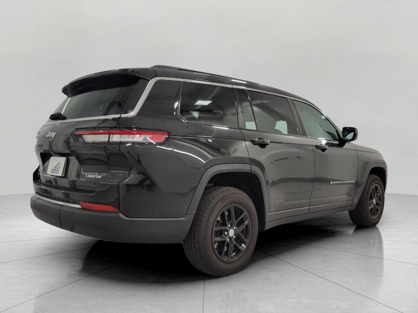Used 2025 Jeep Grand Cherokee L Laredo AWD/4WD image 20