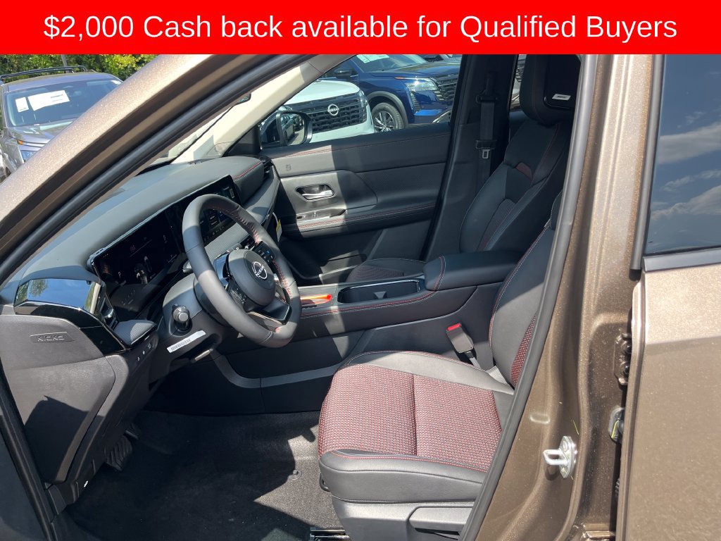 New 2027 Nissan Kicks SR w/ SR Premium Package FWD image 13