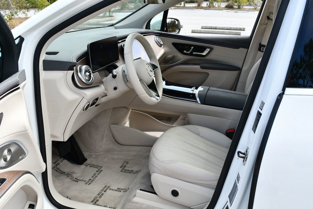 Used 2023 Mercedes-Benz EQS 450+ SUV image 15