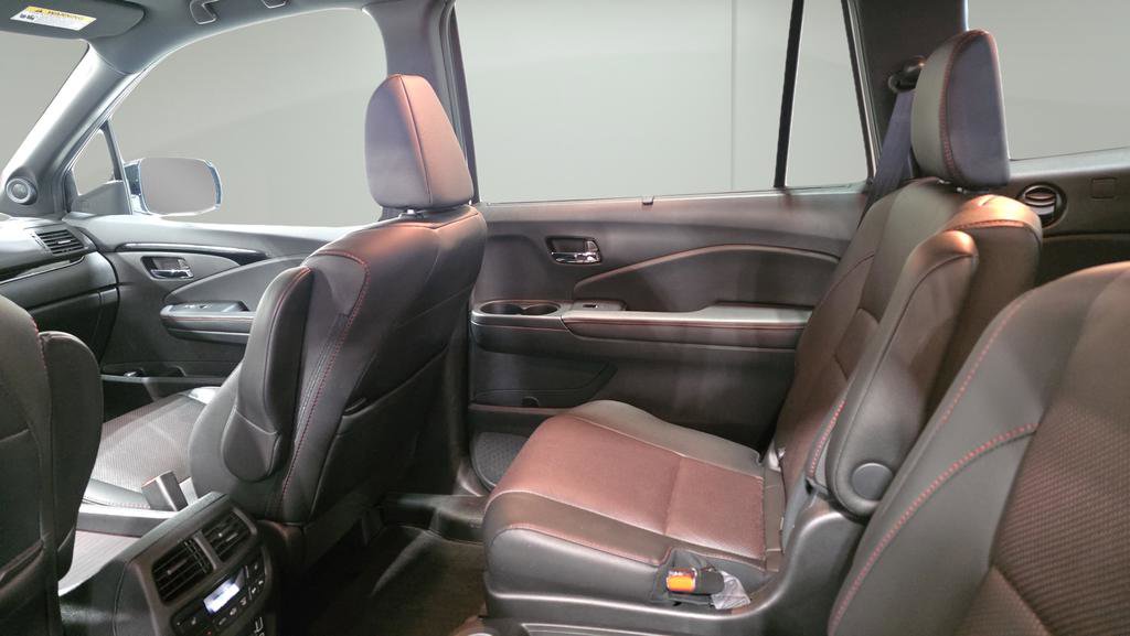 Used 2022 Honda Pilot Black Edition image 15