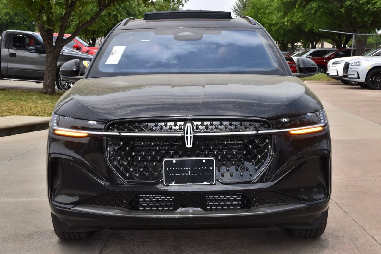 New 2026 Lincoln Nautilus Reserve w/ Jet Appearance Package AWD/4WD image 9