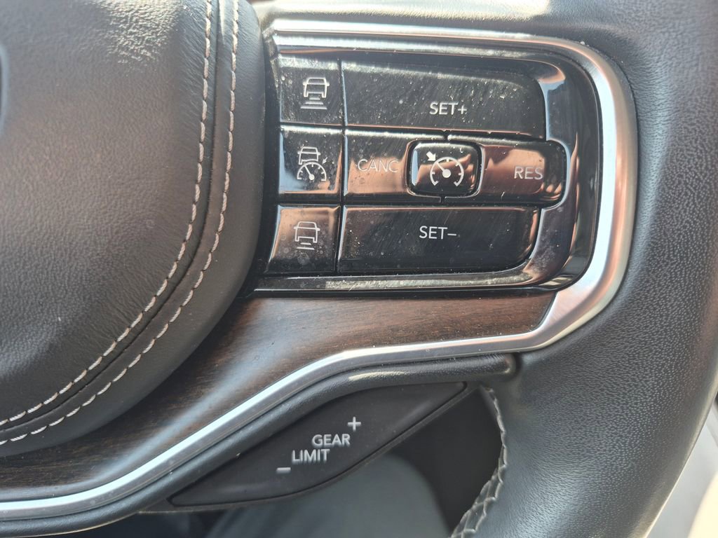 Used 2023 Jeep Grand Wagoneer Series II AWD/4WD image 28