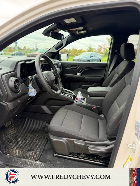 Used 2026 Chevrolet Colorado Trail Boss AWD/4WD image 11