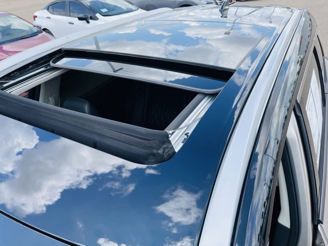 Used 2024 Nissan Rogue Platinum w/ Platinum Premium Package image 11