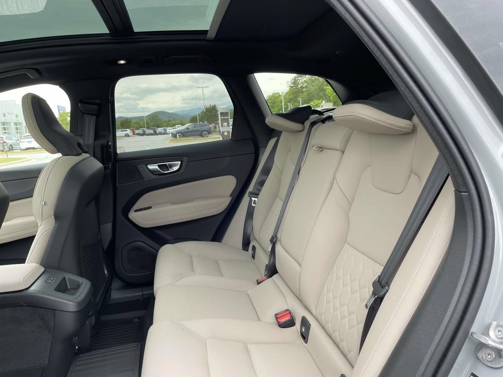 New 2026 Volvo XC60 B5 Plus w/ Protection Package Premier AWD/4WD image 4