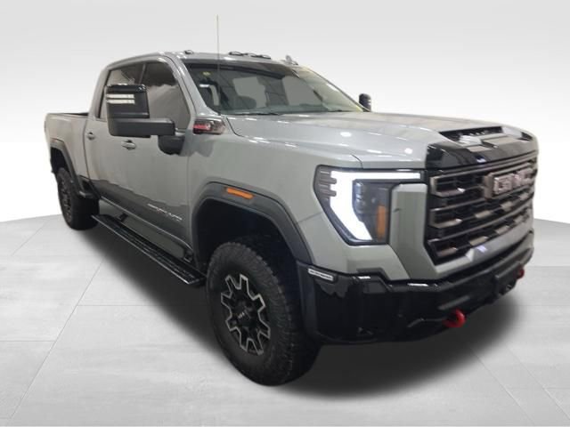 Used 2025 GMC Sierra 2500 AT4X image 3