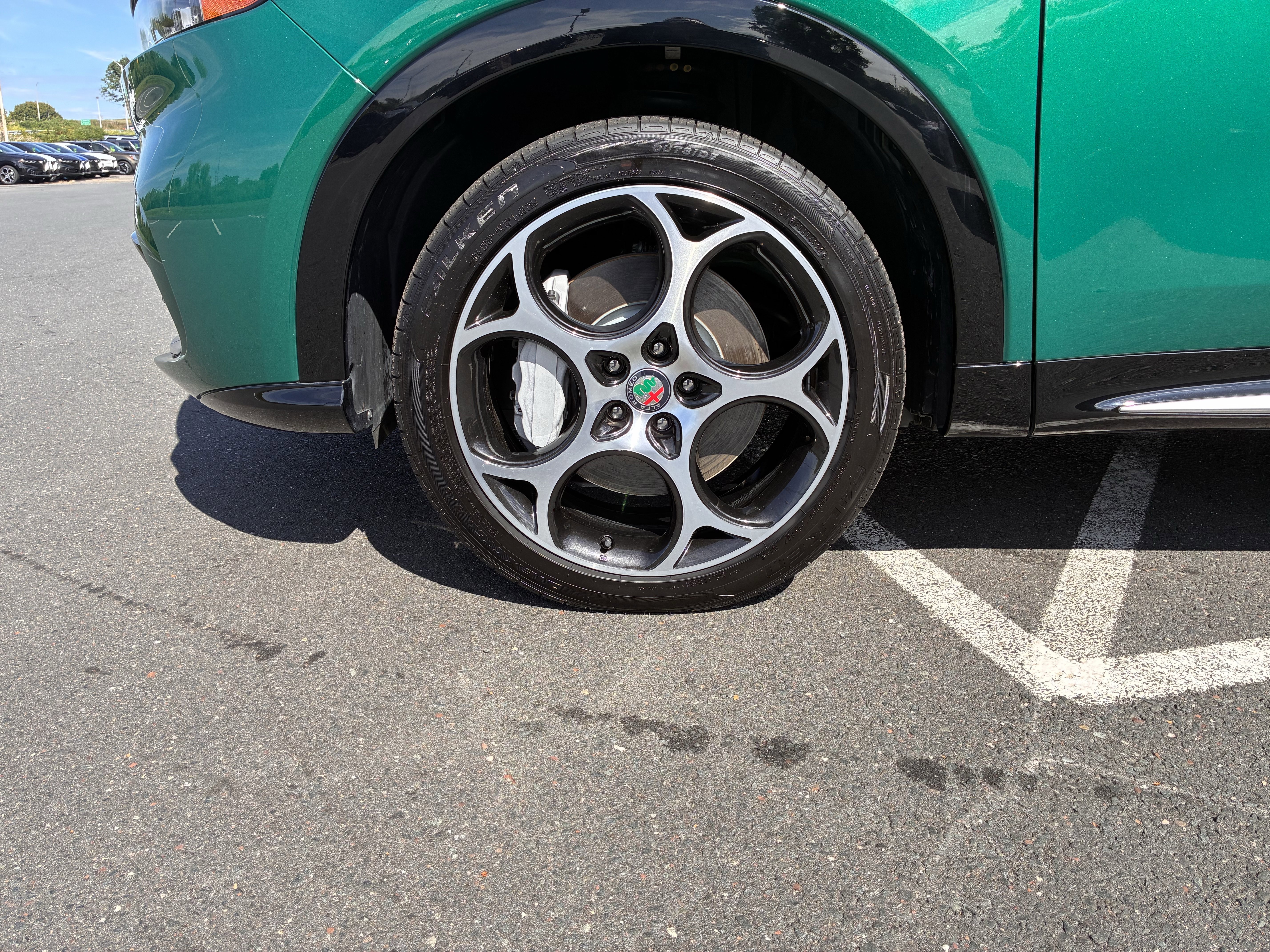 Certified 2024 Alfa Romeo Tonale Ti w/ Premium Interior Package image 13