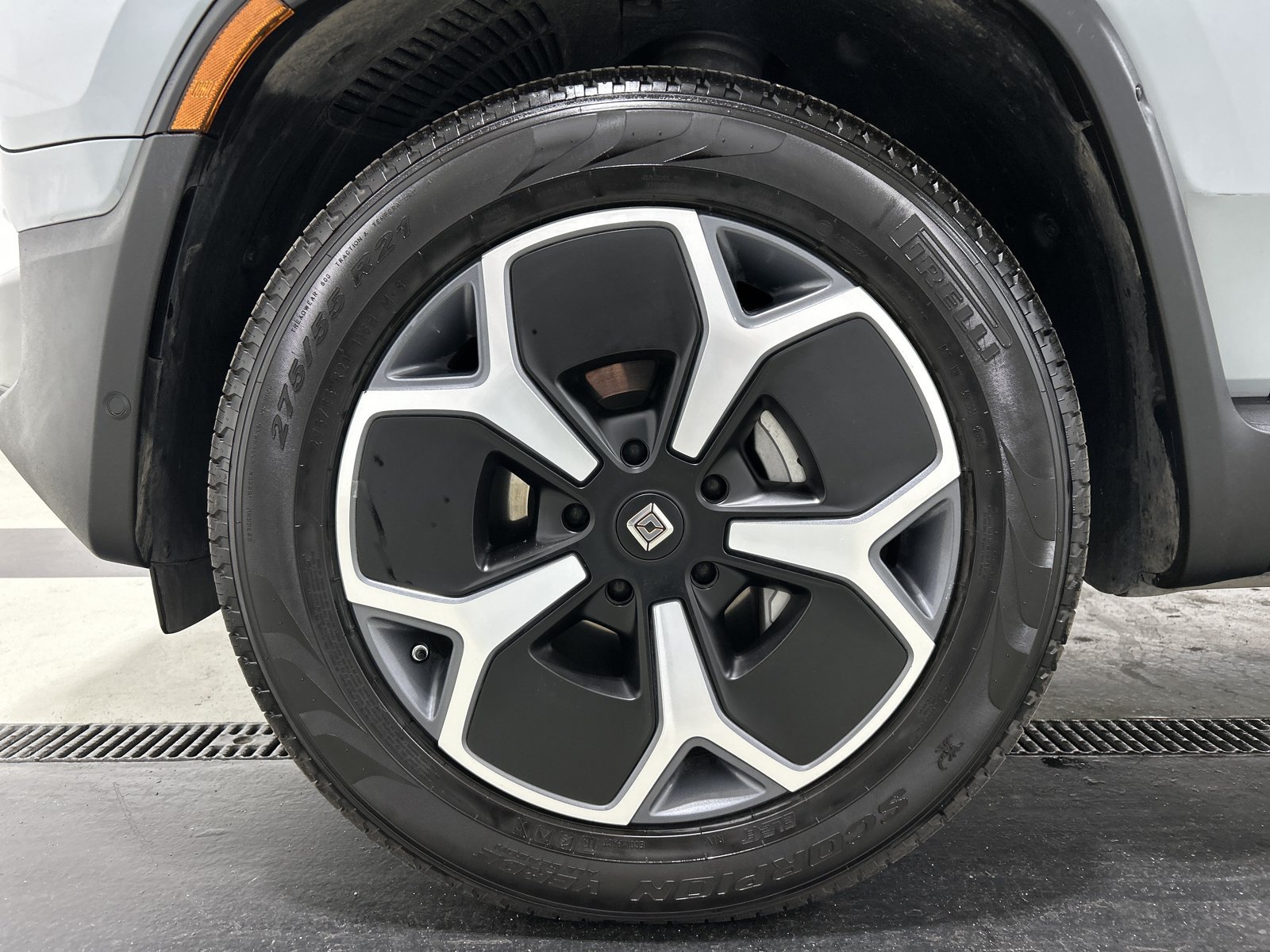 Used 2024 Rivian R1T Adventure Dual AWD/4WD image 9