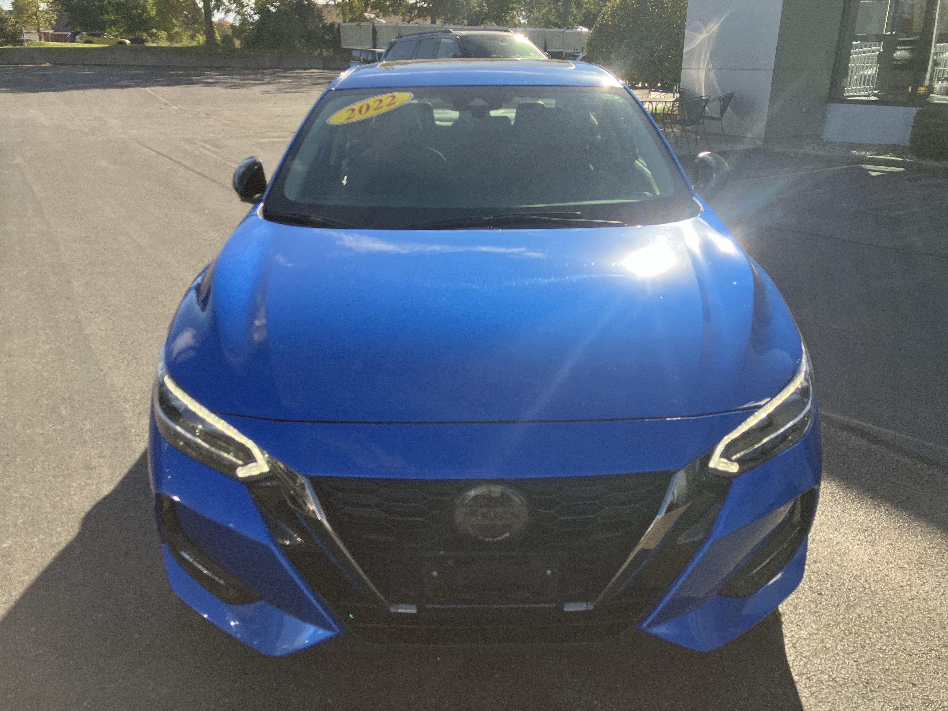 Used 2022 Nissan Sentra SR w/ SR Premium Package FWD image 2
