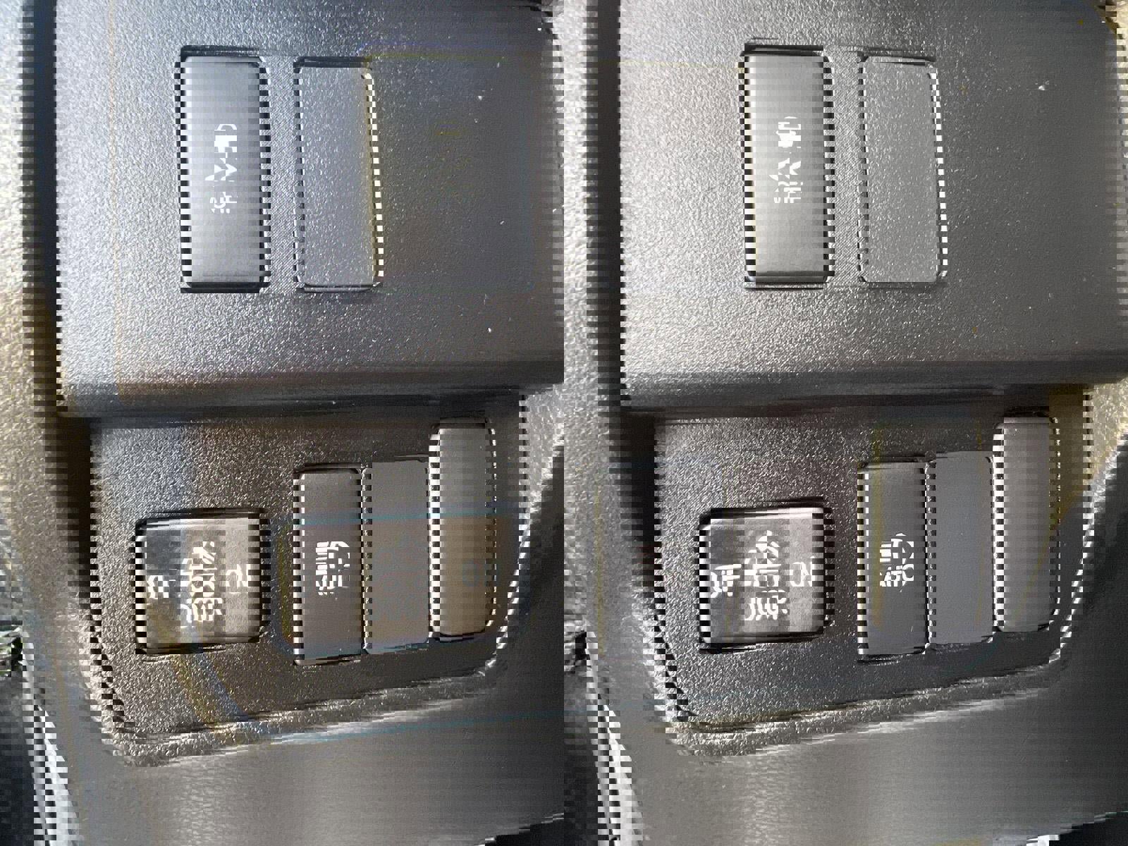 Used 2022 Toyota Tacoma SR image 10