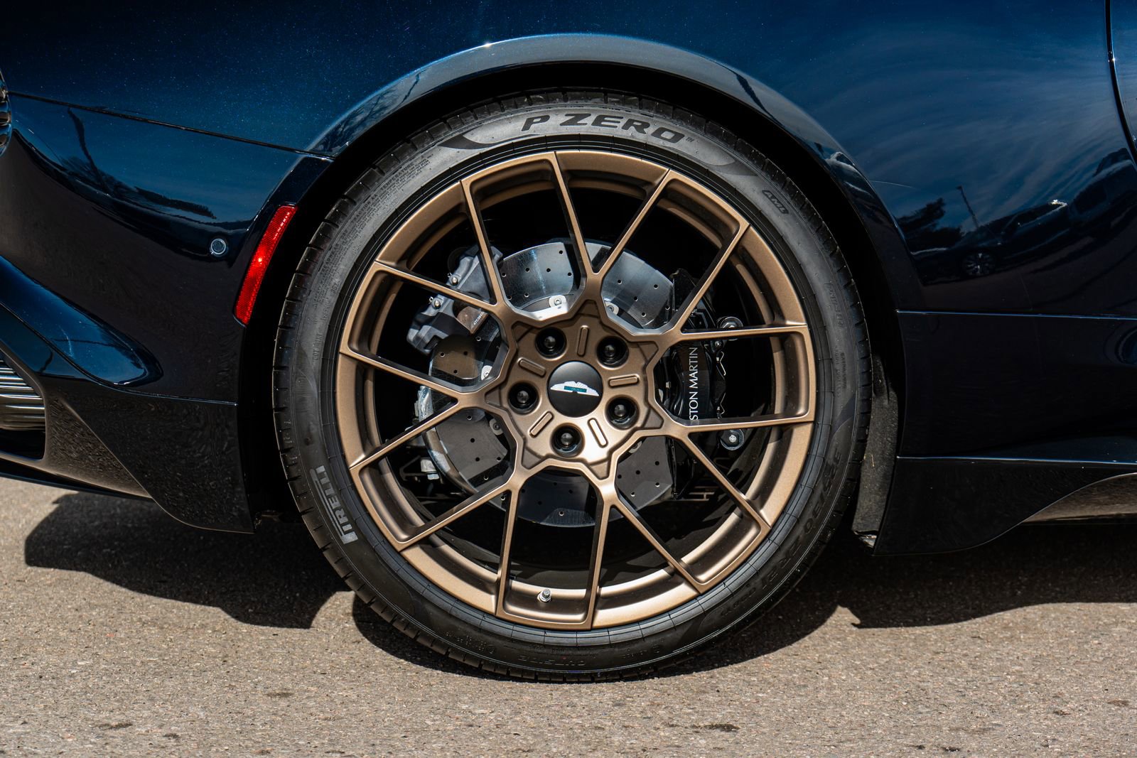 Used 2025 Aston Martin Vanquish image 15