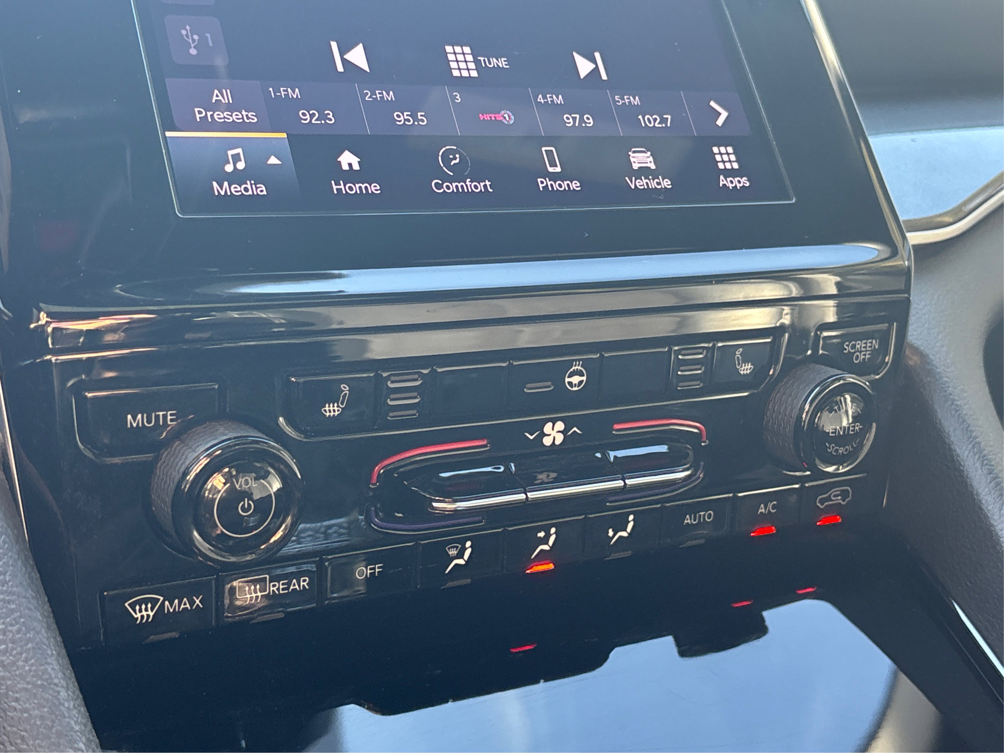 Used 2023 Jeep Grand Cherokee Altitude image 53