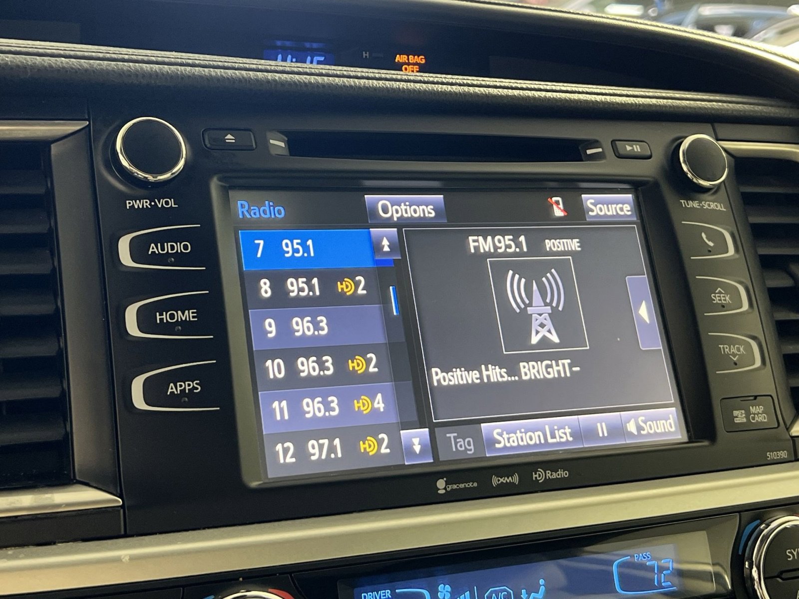 Used 2018 Toyota Highlander XLE image 16