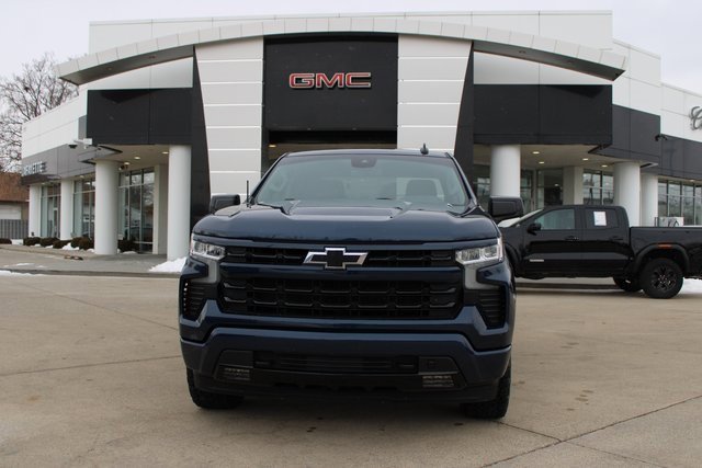 Used 2023 Chevrolet Silverado 1500 RST image 2