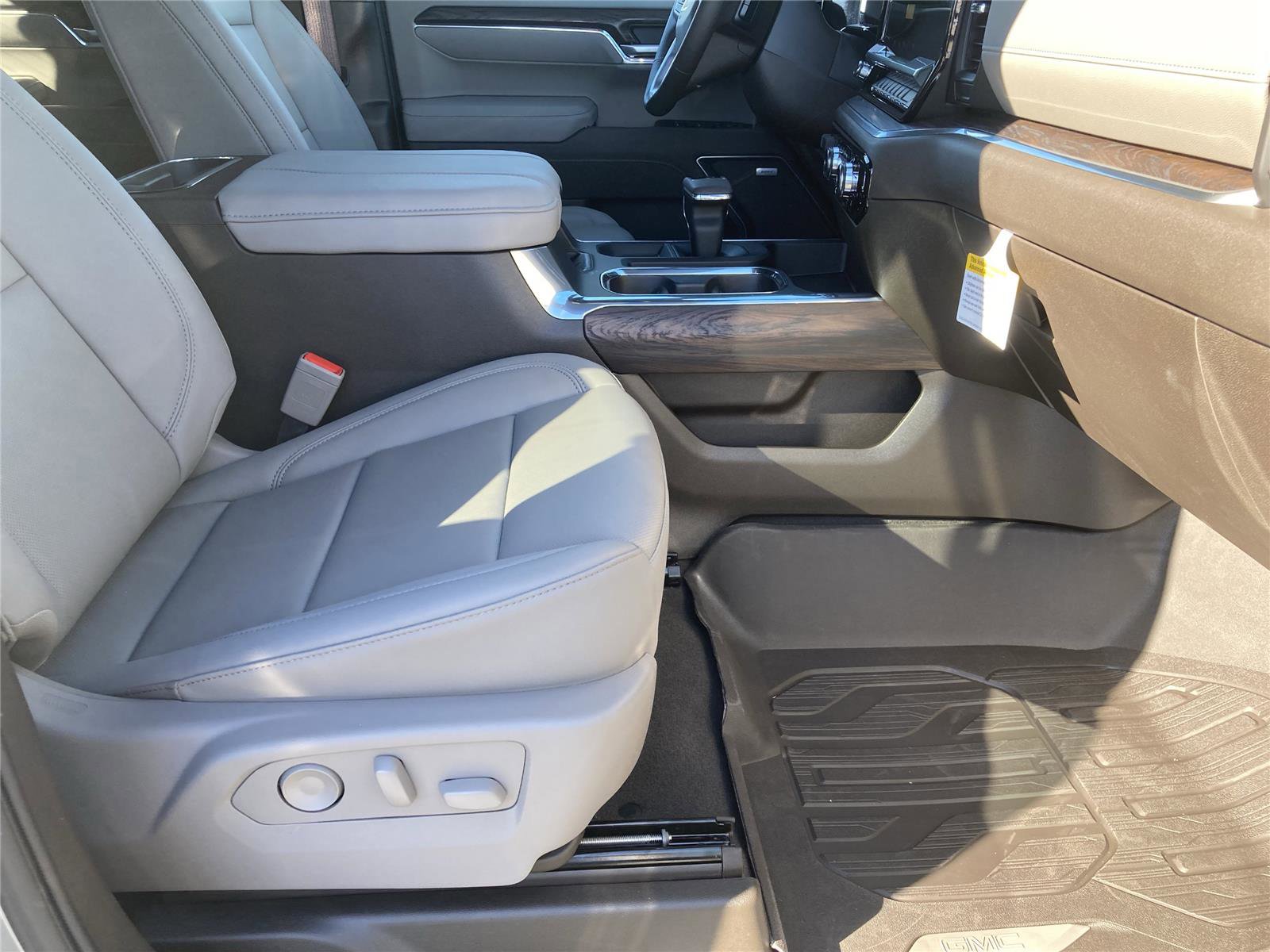 New 2026 GMC Sierra 1500 SLT w/ SLT Premium Plus Package image 14