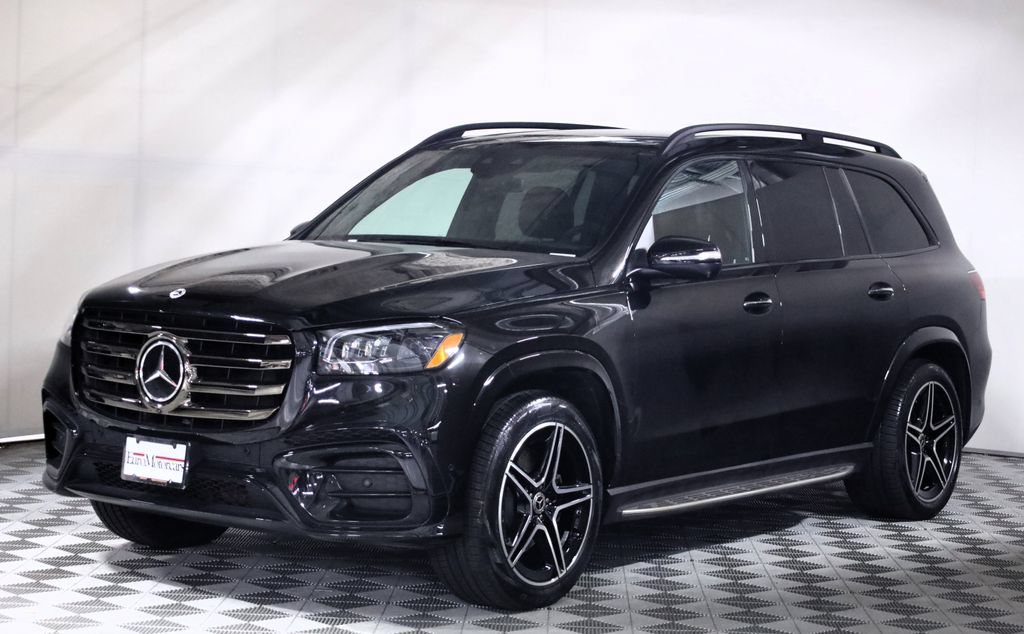 Used 2024 Mercedes-Benz GLS 450 4MATIC image 3