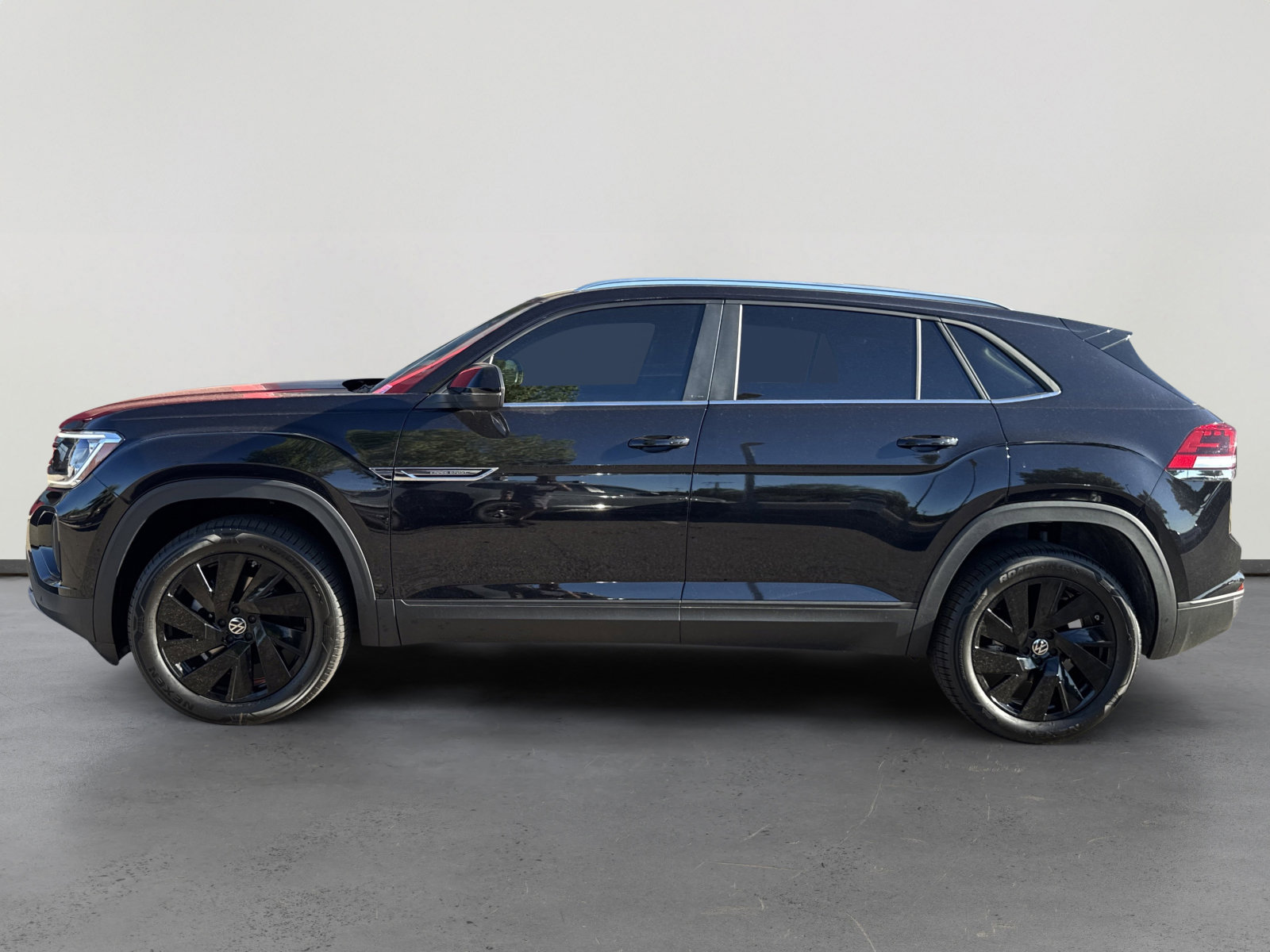 New 2026 Volkswagen Atlas Cross Sport SE image 3