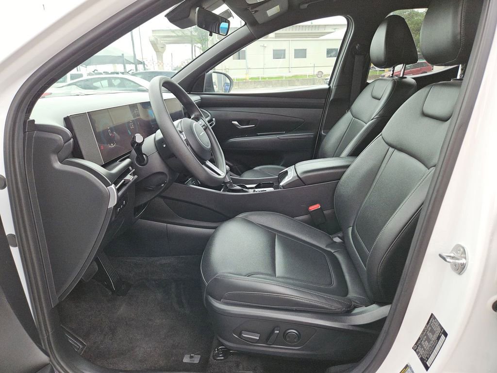 Used 2025 Hyundai Santa Cruz SEL FWD image 11