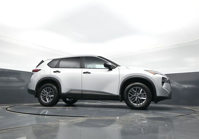 Used 2024 Nissan Rogue S AWD/4WD image 28