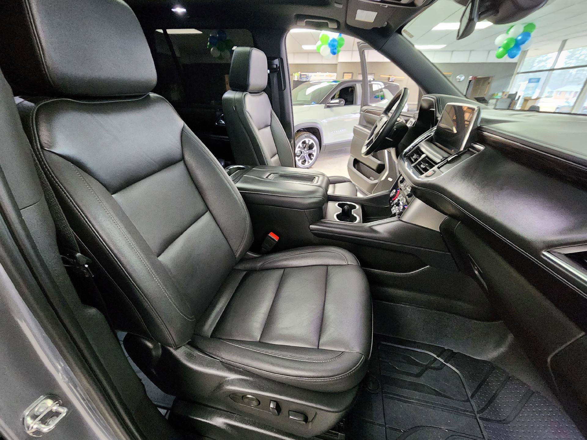 Used 2024 Chevrolet Tahoe Z71 w/ Z71 Off-Road Package image 13