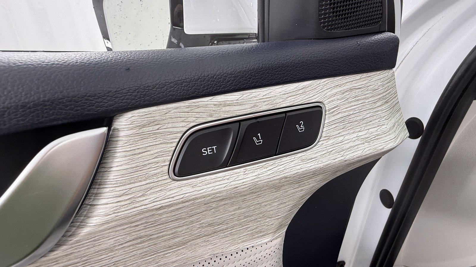 Used 2023 Chevrolet Blazer LT AWD/4WD image 35