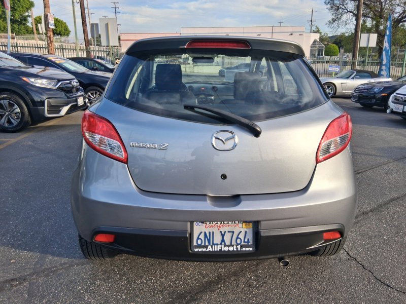 Used 2011 MAZDA MAZDA2 Touring FWD image 5