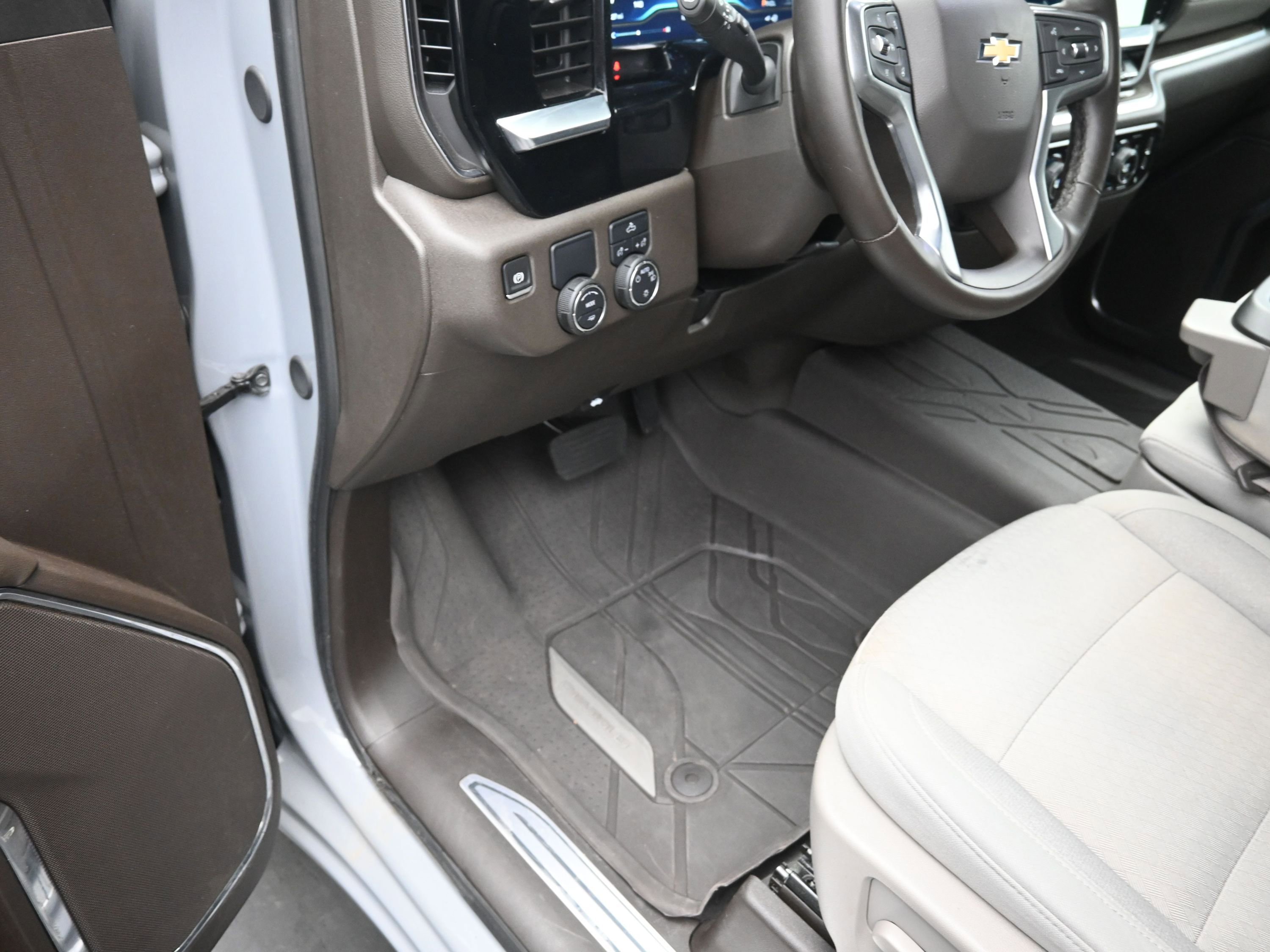 Used 2024 Chevrolet Silverado 1500 LT w/ Protection Package image 17