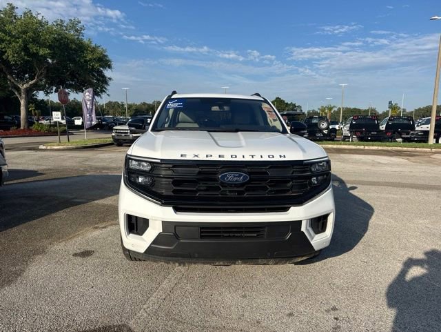 Used 2025 Ford Expedition Max Active RWD image 2