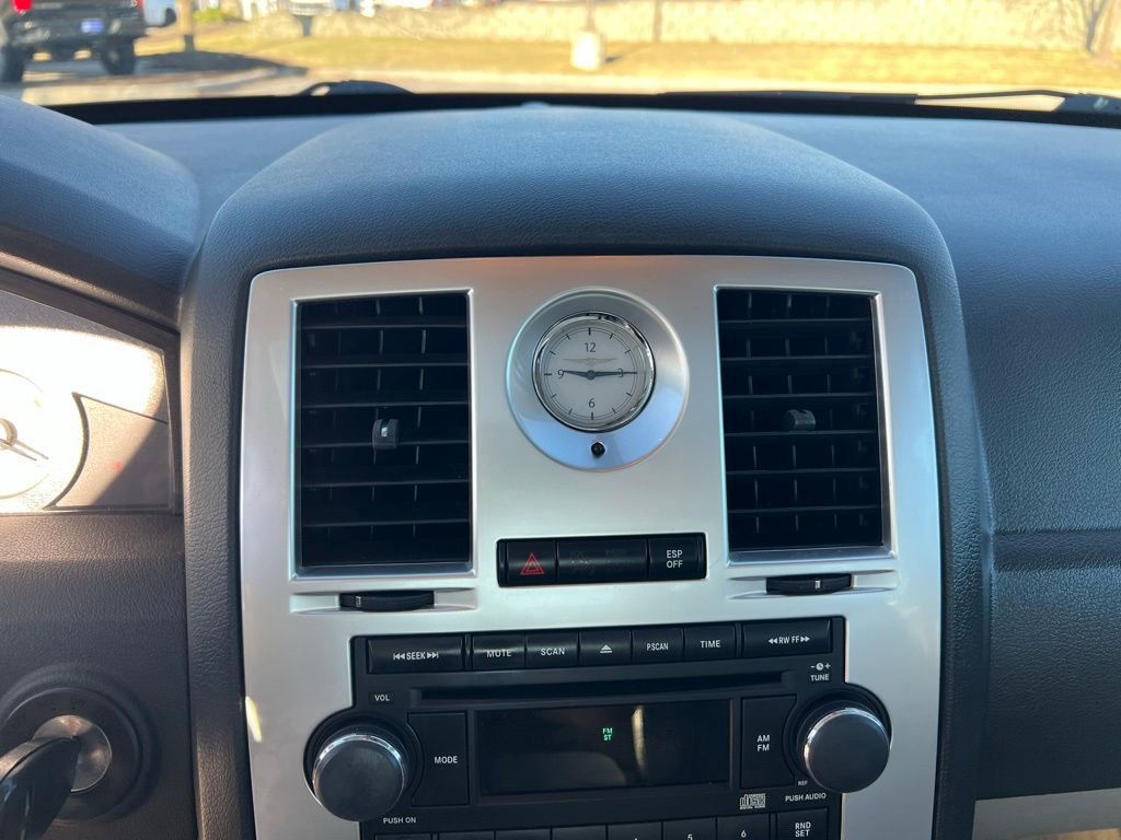 Used 2006 Chrysler 300 C w/ Protection Group II image 35