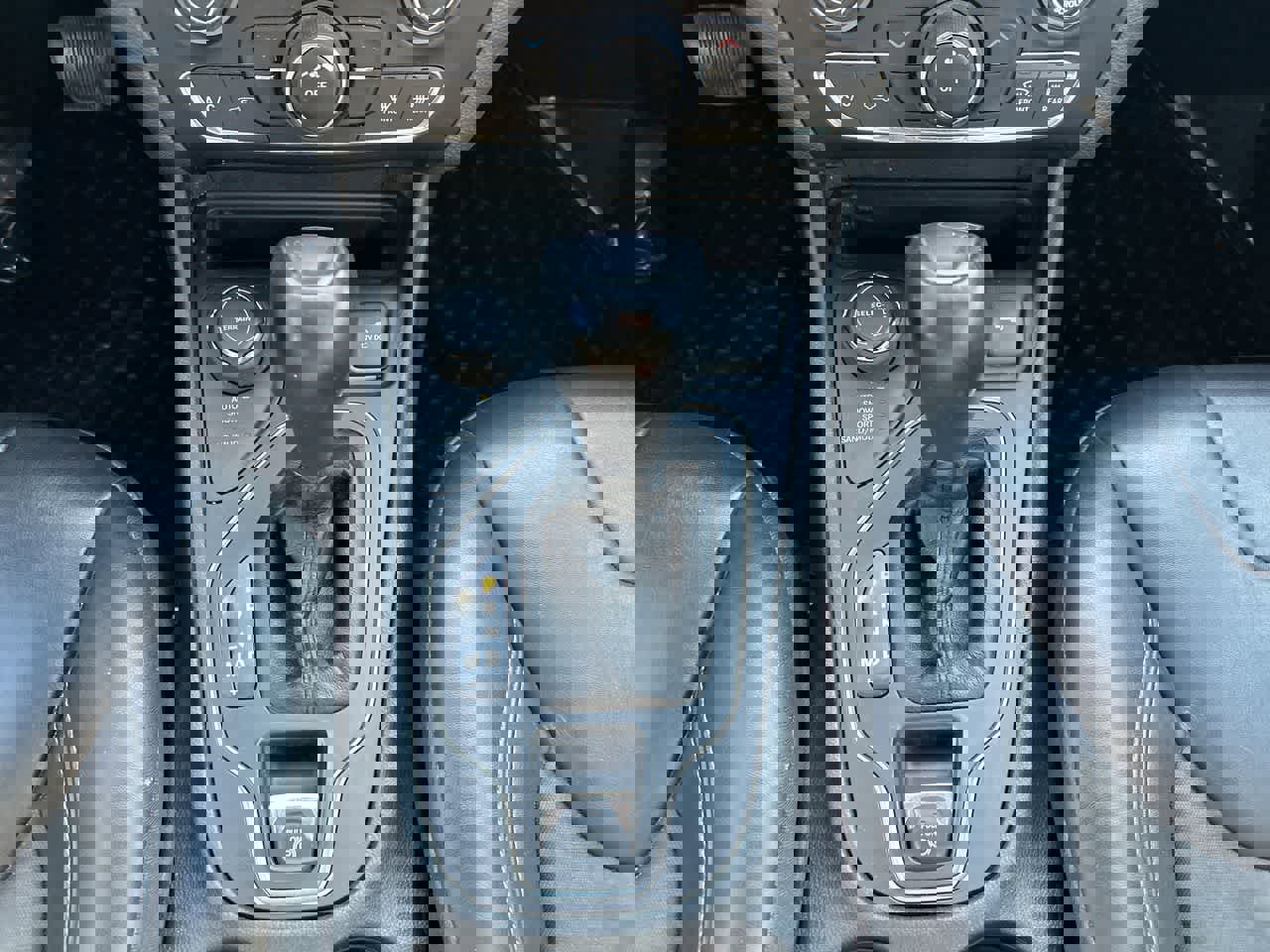 Used 2019 Jeep Cherokee Latitude Plus w/ Cold Weather Group image 32