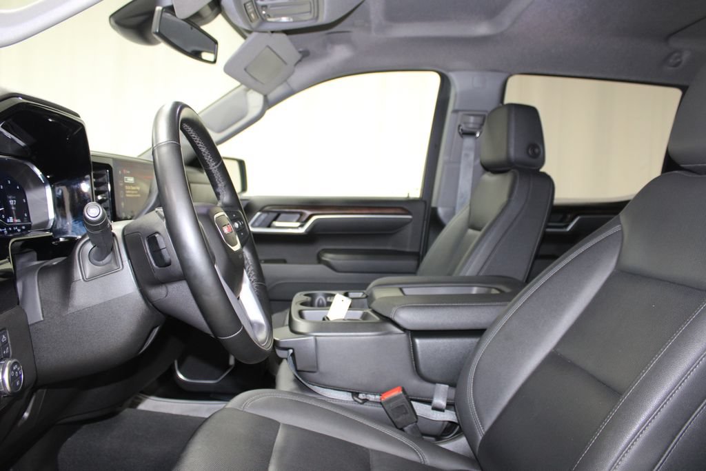 Used 2025 GMC Sierra 1500 SLT AWD/4WD image 17