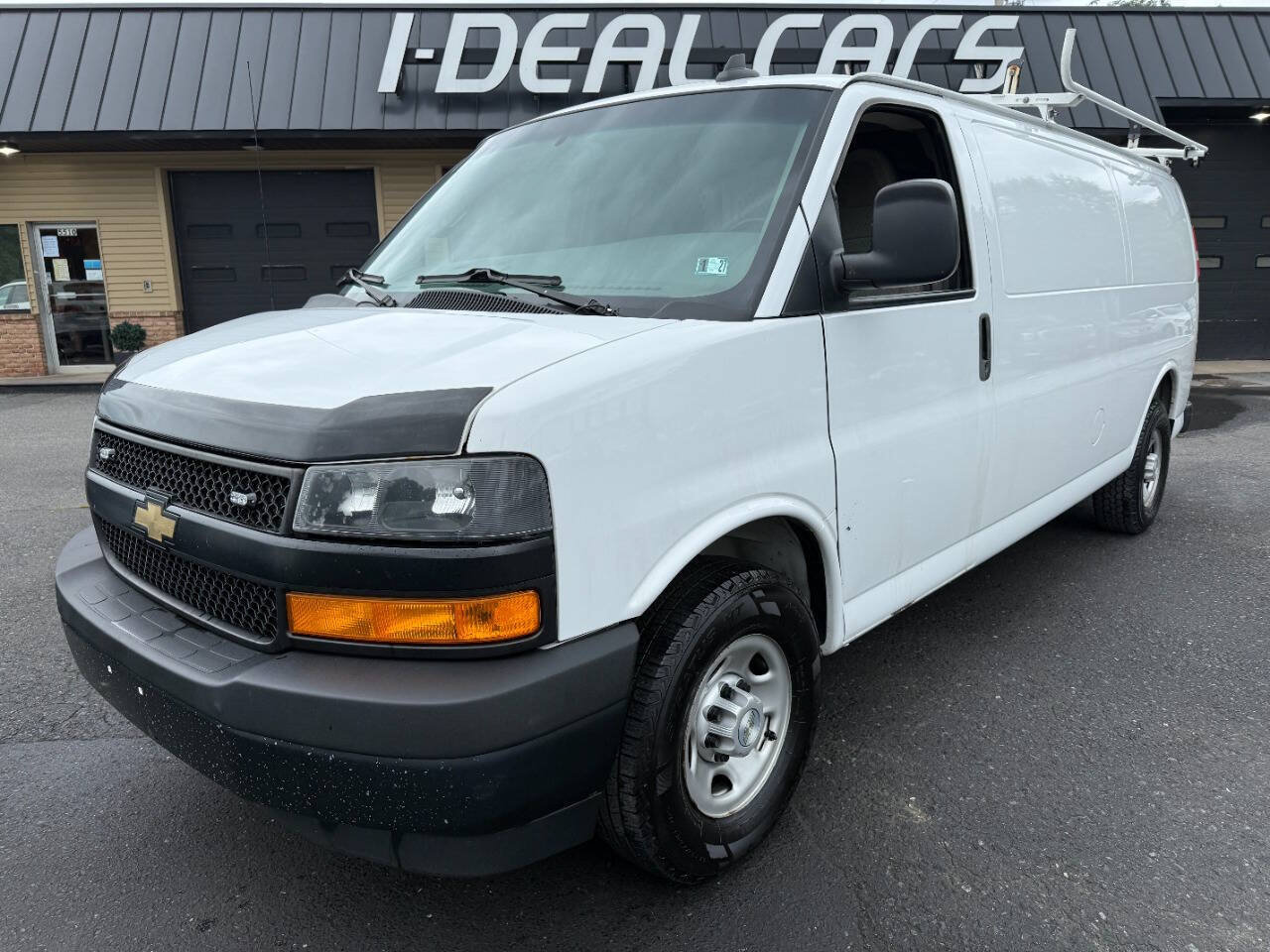 Used 2021 Chevrolet Express 3500 Extended w/ Driver Convenience Package RWD image 31