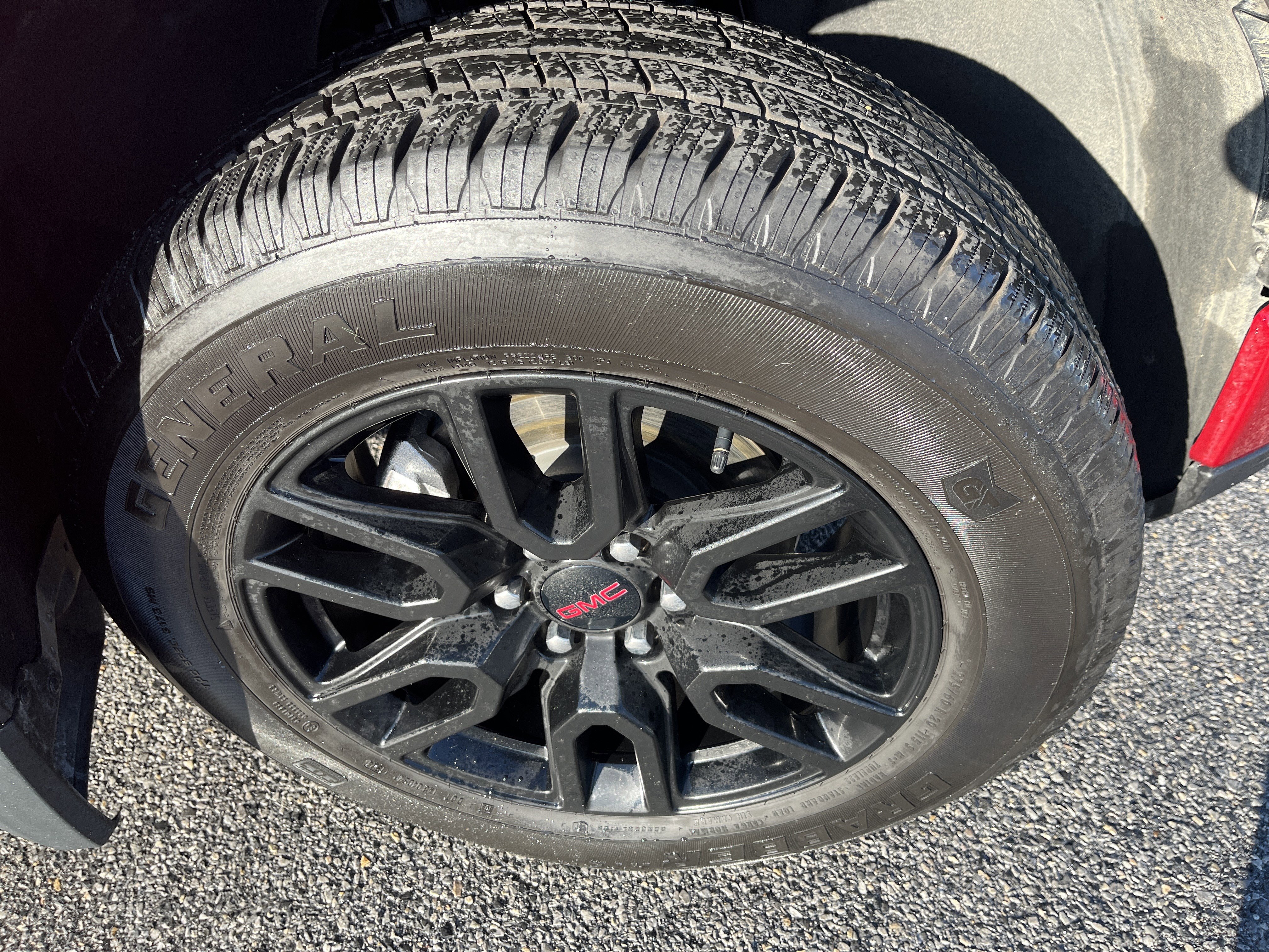 Used 2024 GMC Sierra 1500 Elevation image 11