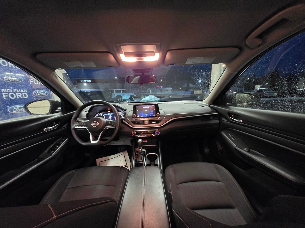 Used 2024 Nissan Altima 2.5 SV image 23