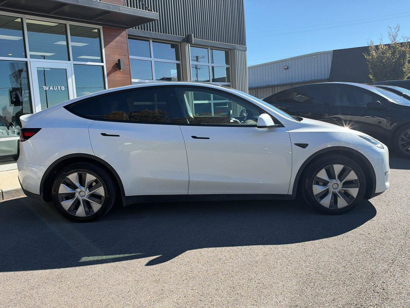 Used 2021 Tesla Model Y Long Range AWD/4WD image 9