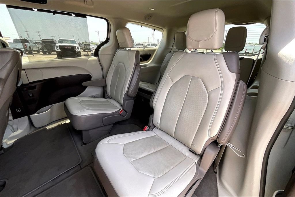 Certified 2019 Chrysler Pacifica Touring-L Plus FWD image 19