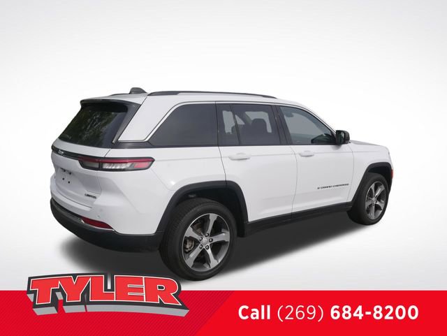 Certified 2023 Jeep Grand Cherokee Limited w/ Trailer Tow Prep Group (B) AWD/4WD image 8