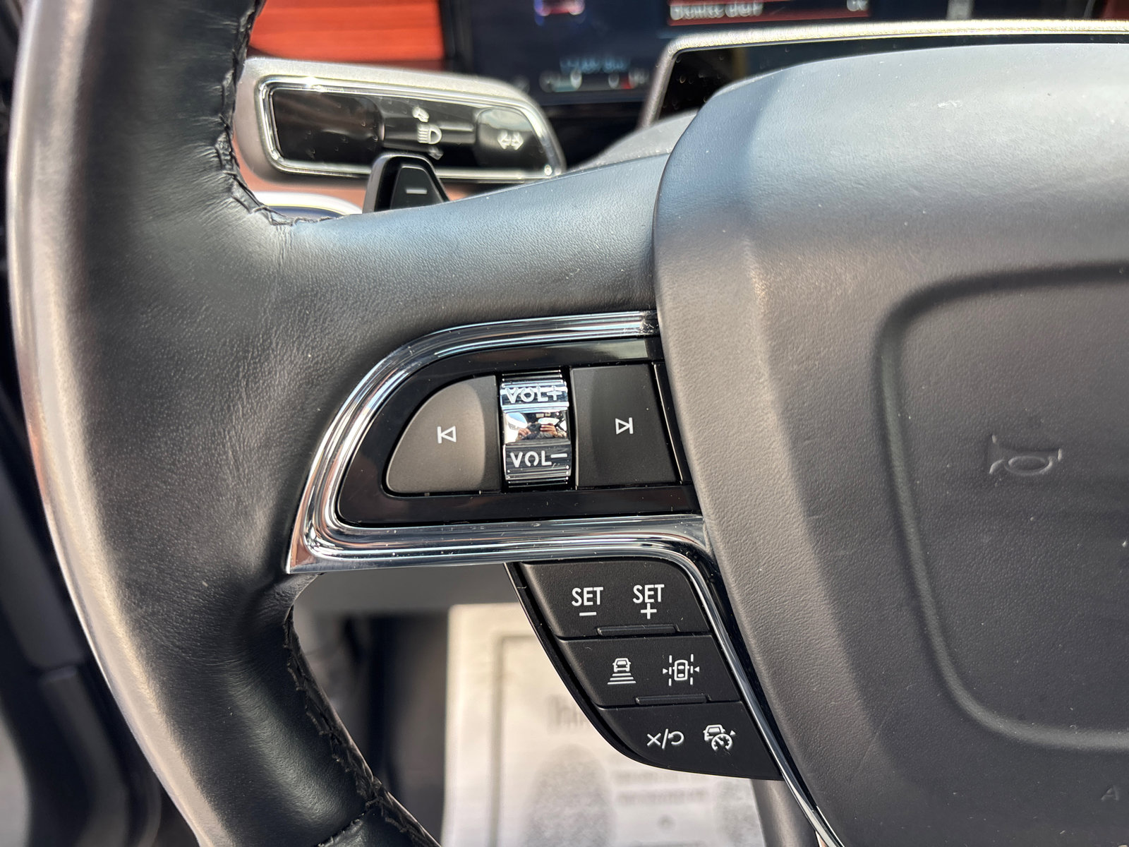 Certified 2024 Lincoln Navigator L Reserve AWD/4WD image 17