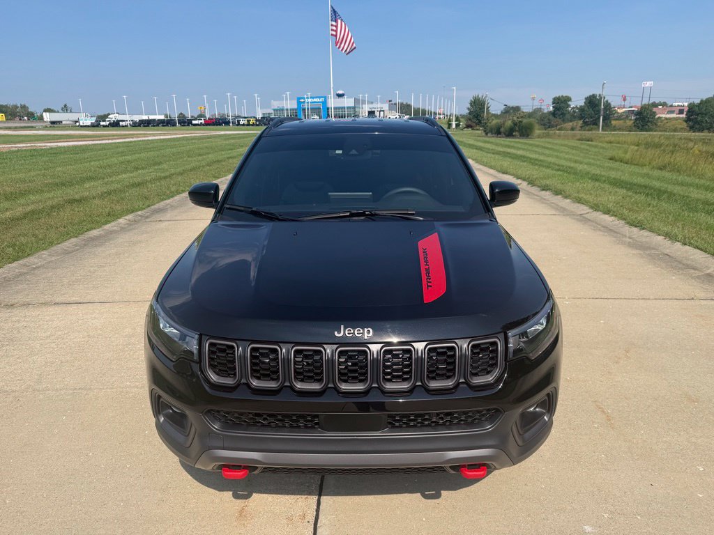 Used 2026 Jeep Compass Trailhawk AWD/4WD image 13