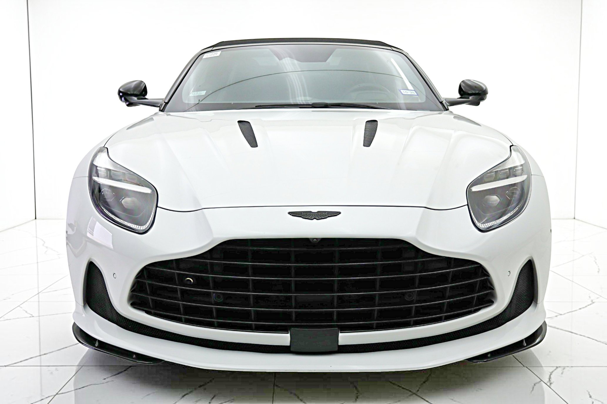 Used 2024 Aston Martin DB12 Convertible RWD image 32