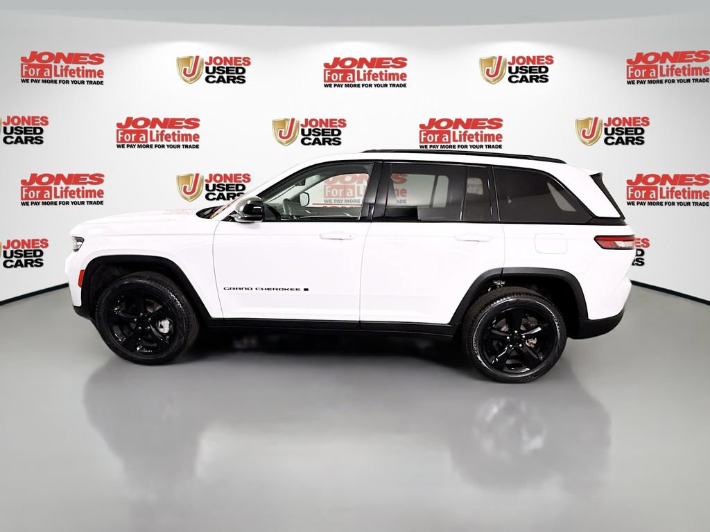 Used 2023 Jeep Grand Cherokee Limited w/ Luxury Tech Group II AWD/4WD image 15