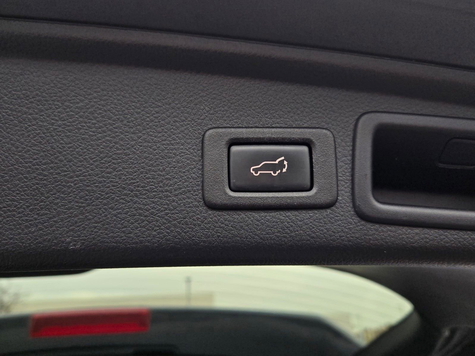 Used 2017 Subaru Forester 2.5i Limited image 25