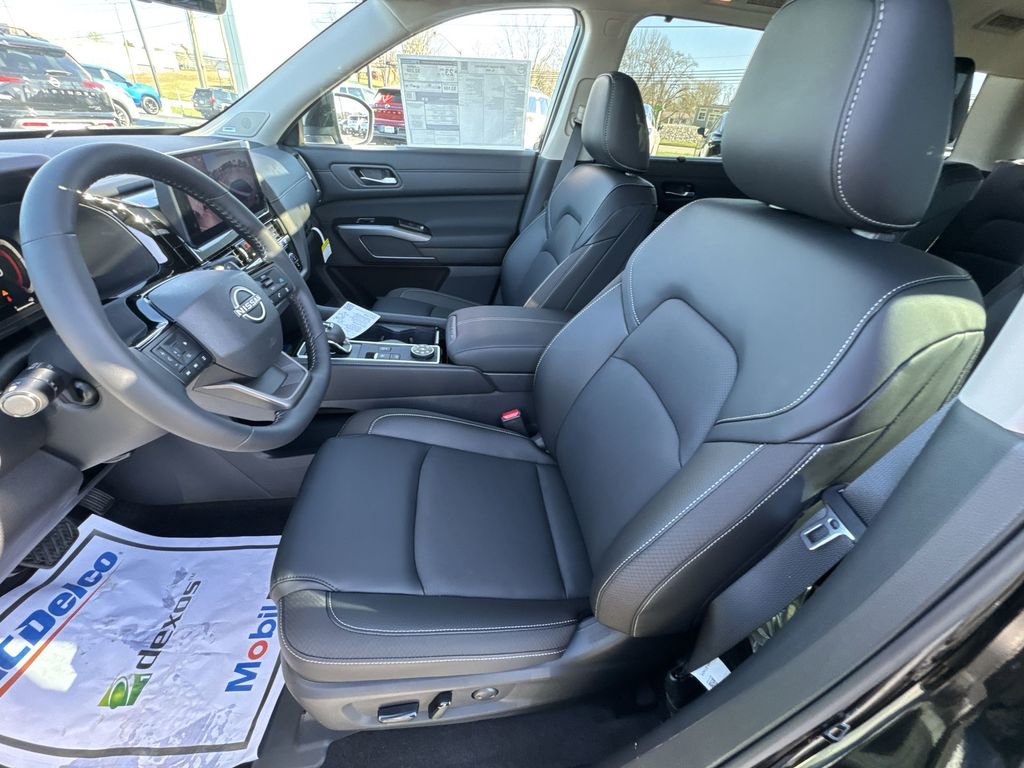 New 2026 Nissan Pathfinder SL image 11