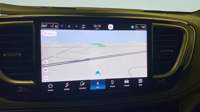 Used 2024 Chrysler Pacifica Pinnacle FWD image 19
